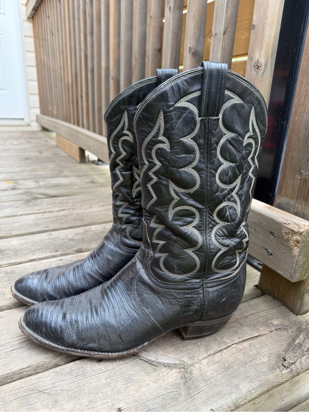 Vintage Gold Label Tony Lama 8022
Boots